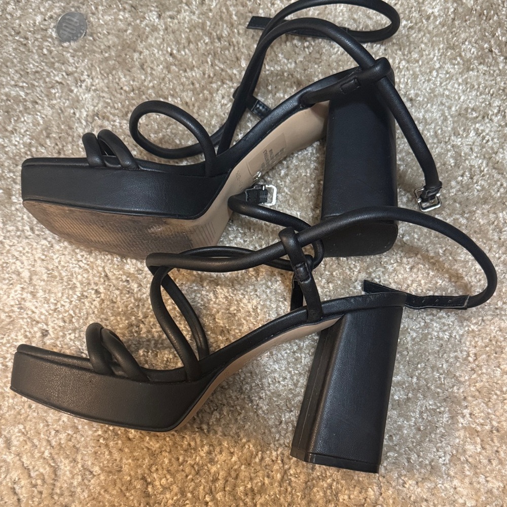 Marc Fisher Black Strappy Block Heel Sandals - Picture 4 of 7